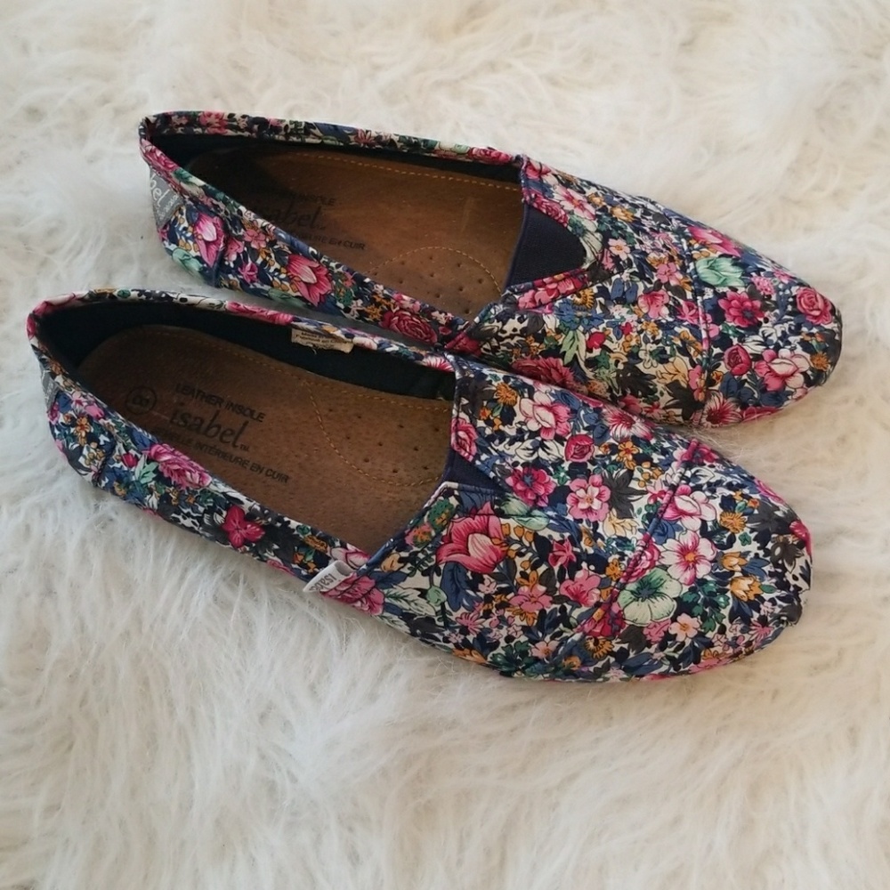 Isabel Floral Slip On Shoes Size 8